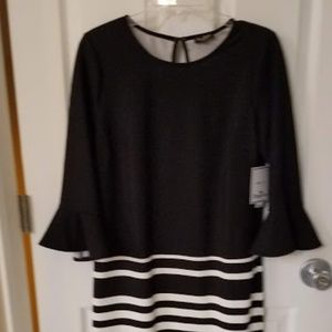 Black, White & Red Dress Size 10  Bell Sleeves New